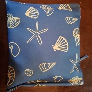 Green Label zipper pouch